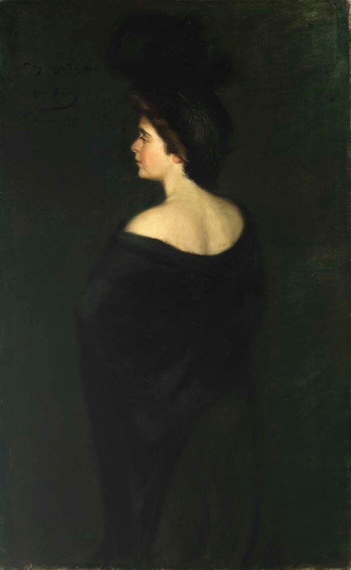 Laura in Blacks